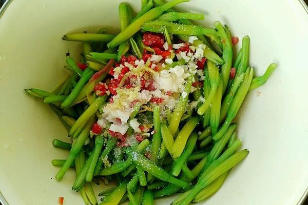 凉拌黄花菜的做法图解6