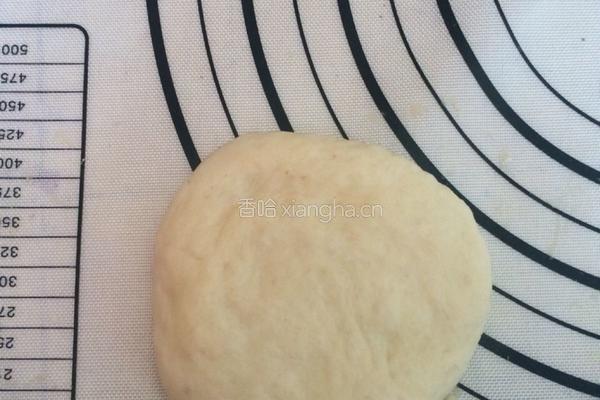 豆沙面包的做法图解3