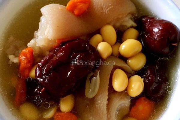 猪蹄炖黄豆的做法图解4