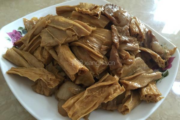 红烧肉焖腐竹的做法图解6
