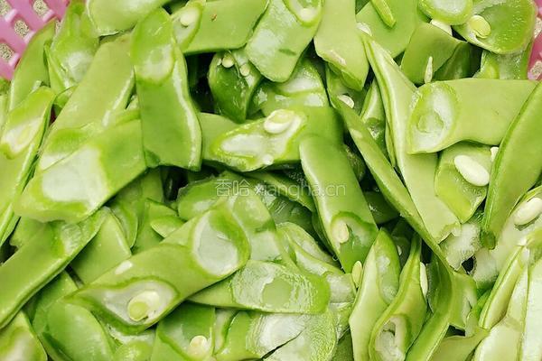 芸豆炒肉的做法图解1