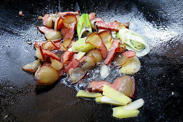 香干炒腊肉的做法图解5