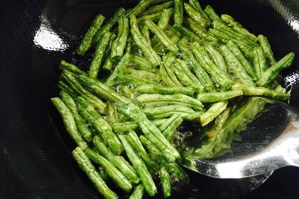 豆角烧茄子的做法图解6