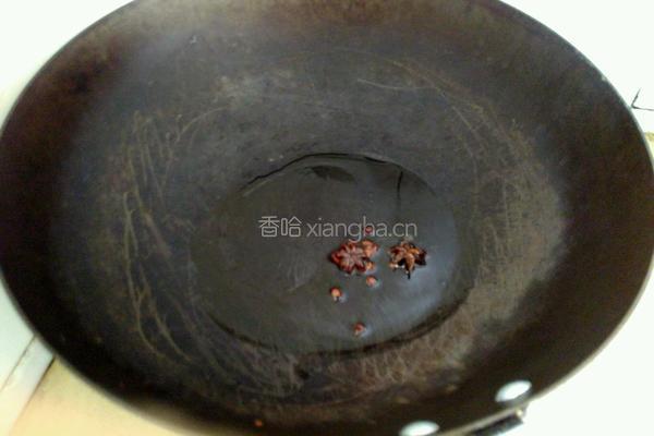 卤肉炒胡萝卜的做法图解3