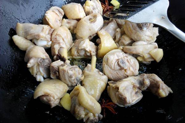 土豆胡萝卜炖鸡腿的做法图解3