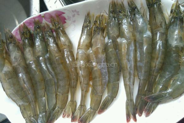 清蒸开背虾的做法图解1