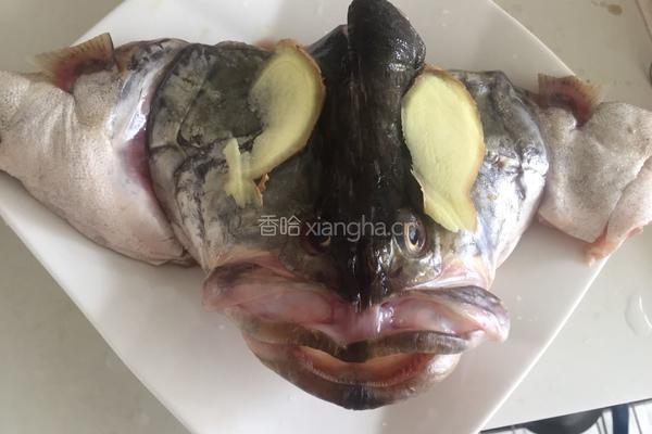 剁椒桂鱼头的做法图解3