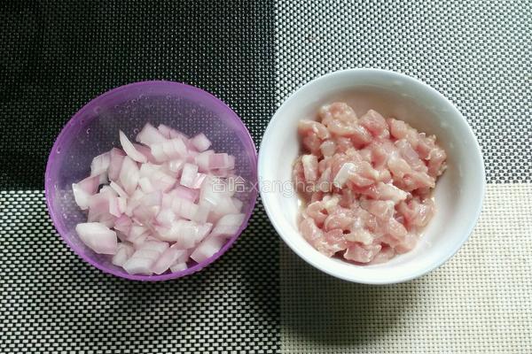 肉丁薄荷凉面的做法图解3
