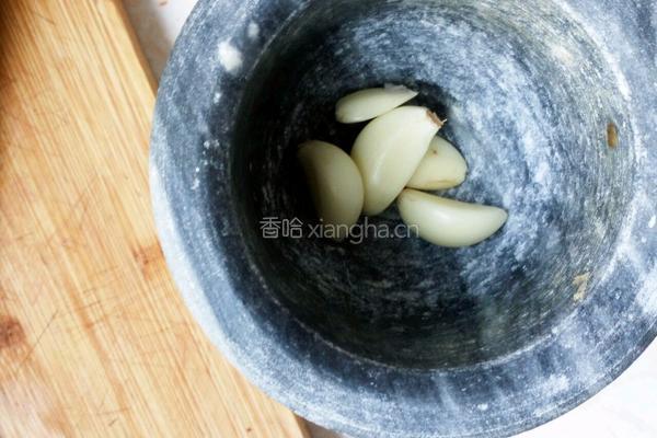 凉拌紫甘蓝的做法图解2