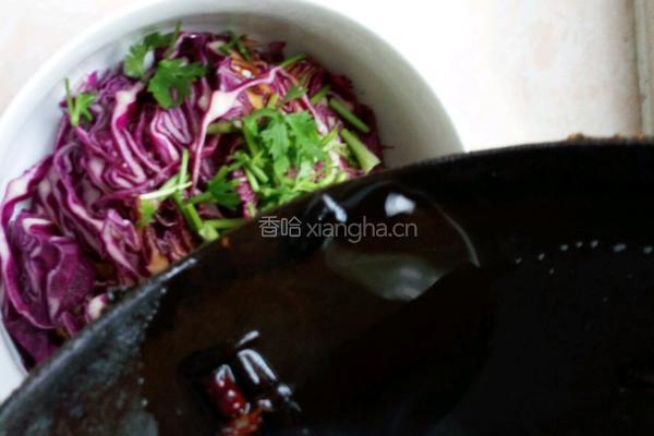 凉拌紫甘蓝的做法图解7