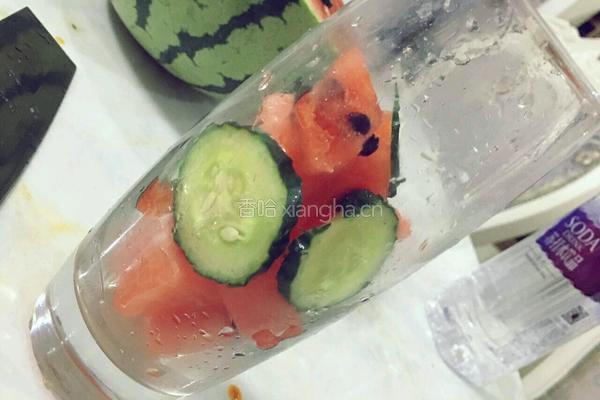自制水果排毒水的做法图解3