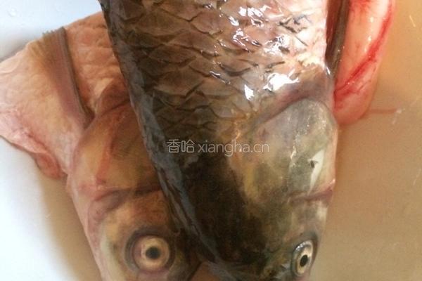 草鱼头豆腐汤的做法图解2