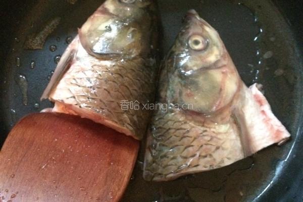 草鱼头豆腐汤的做法图解3