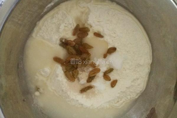 葡萄干发糕的做法图解1