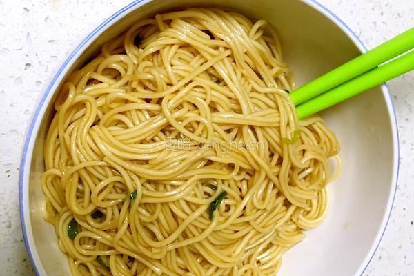 美味葱油面的做法图解3
