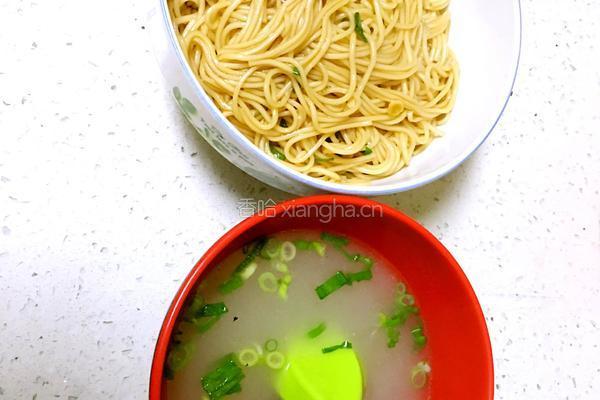 美味葱油面的做法图解2