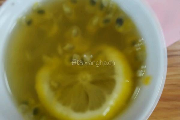 柠檬百香果水的做法图解3
