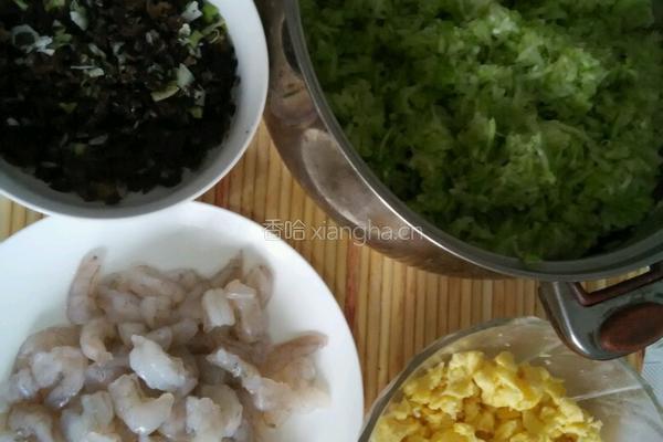 瓠子虾仁素水饺的做法图解2
