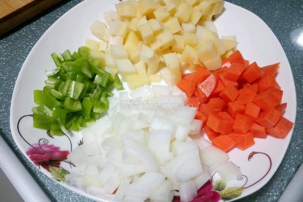 红烧肉闷饭（电饭锅）的做法图解1