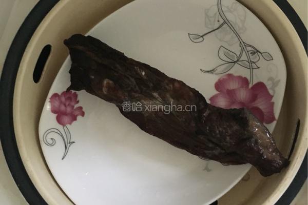 红辣椒炒腊牛肉的做法图解2