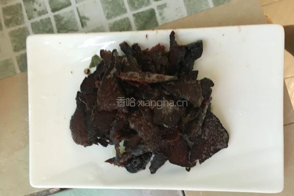 红辣椒炒腊牛肉的做法图解6