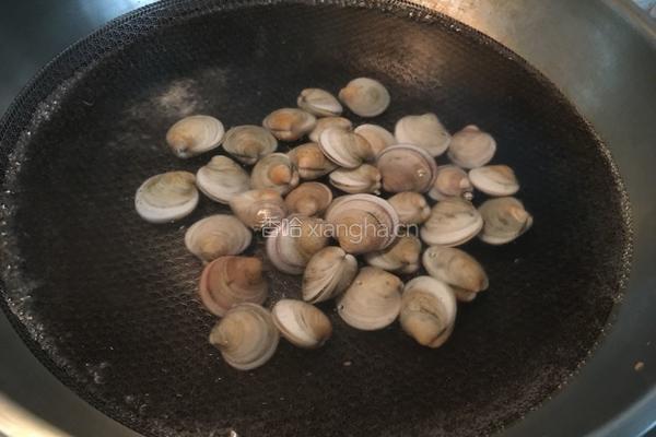 粤式海鲜面的做法图解2