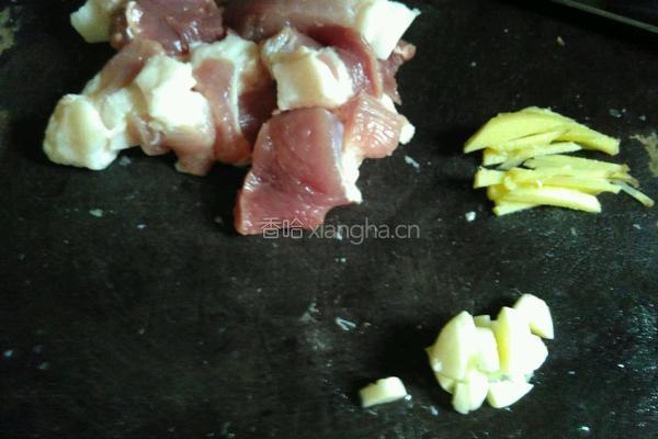 土豆山药炖红烧肉的做法图解1