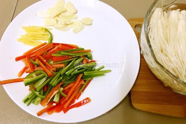 清炒金针菇的做法图解3
