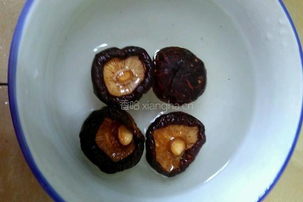 龙骨香菇汤的做法图解2