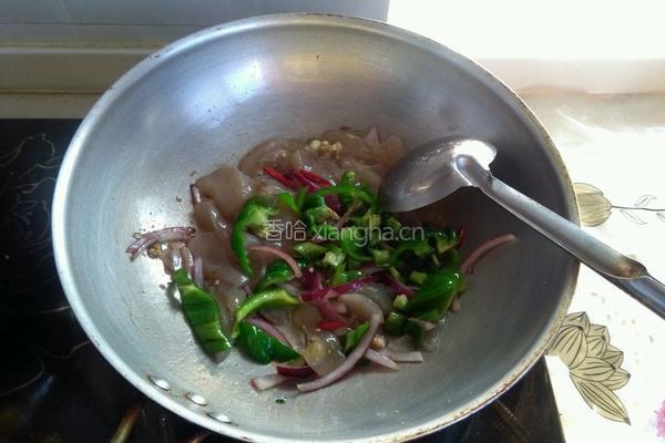 辣椒炒魔芋豆腐的做法图解4