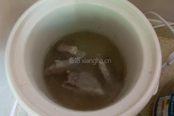 苦瓜海带排骨汤的做法图解3