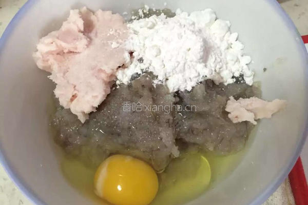 猪白肉虾滑酿豆角的做法图解1
