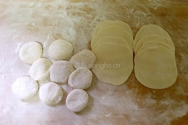 麦穗蒸饺（酸菜青椒鲜肉馅）的做法图解3