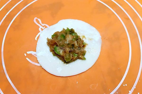 麦穗蒸饺（酸菜青椒鲜肉馅）的做法图解4