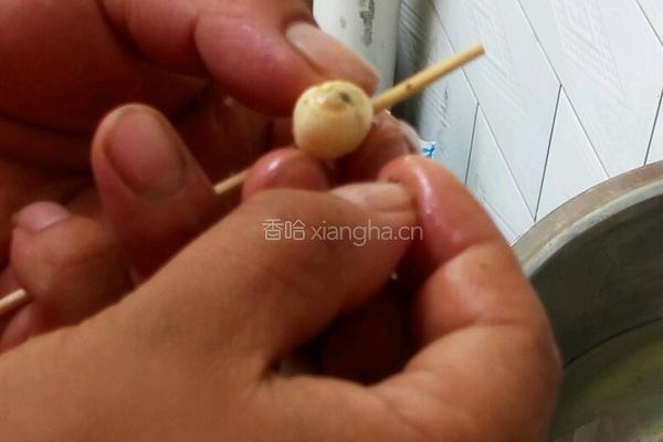 红枣银耳莲子羹的做法图解2