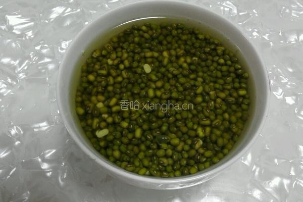 绿豆桂花糕的做法图解1