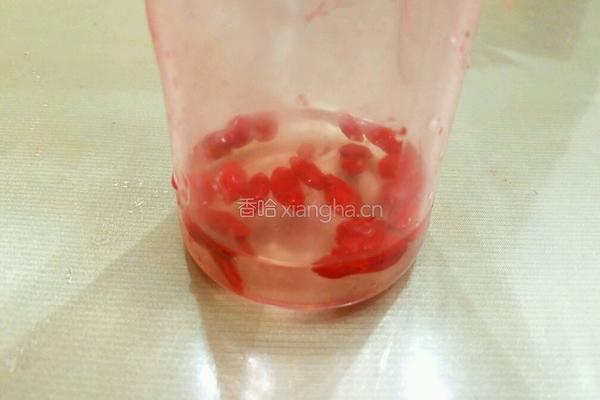 蜜汁枸杞红薯的做法图解3