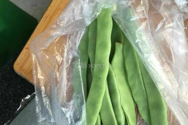 豆角炒肉的做法图解2