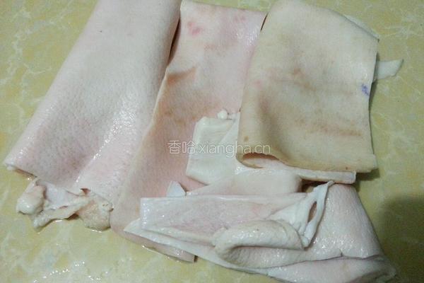 凉拌猪皮冻的做法图解1