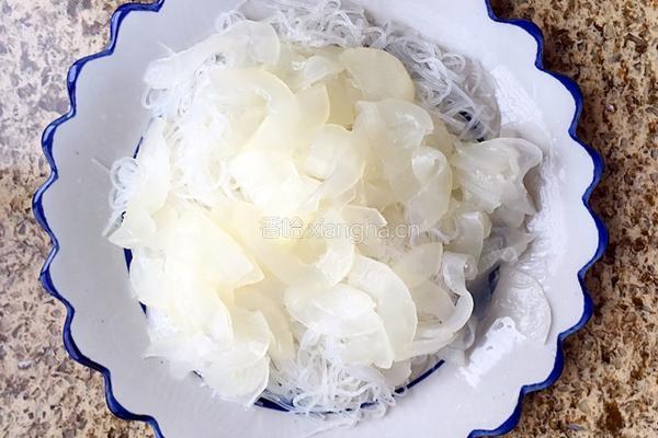 【老黄瓜拌粉丝】的做法图解6