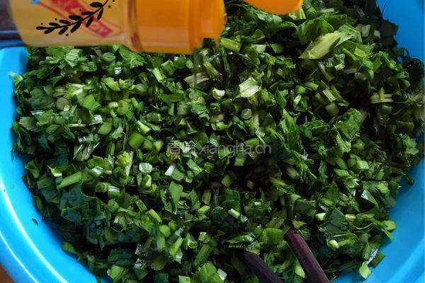 菜馍(韭菜鸡蛋盒子)的做法图解2