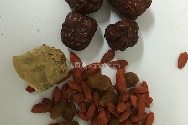 红枣枸杞姜茶的做法图解1