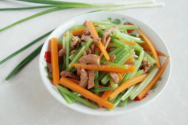 芹菜胡萝卜炒瘦肉的做法图解13