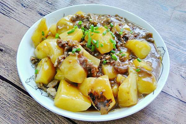 土豆焖牛肉的做法图解14