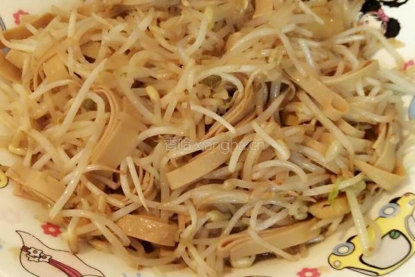 豆腐皮炒绿豆芽的做法图解4