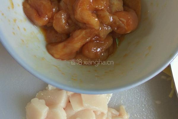 酸菜炒肉的做法图解1