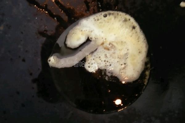 青椒炒毛豆玉米粒的做法图解3
