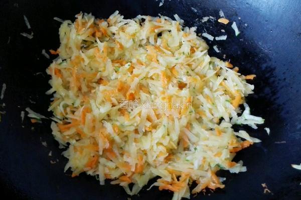 香煎土豆三蔬饼的做法图解3