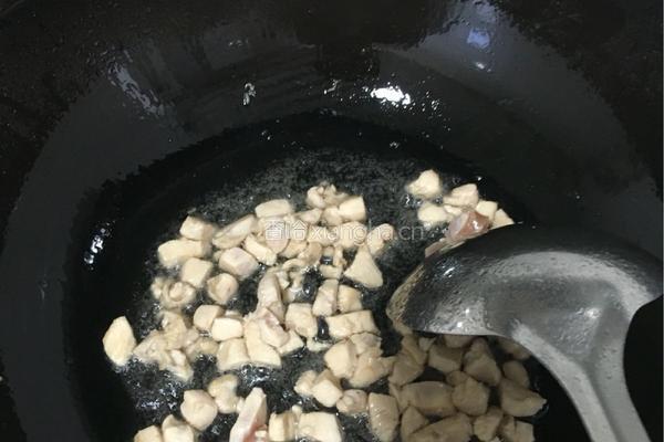 鸡肉丁炒米饭的做法图解3