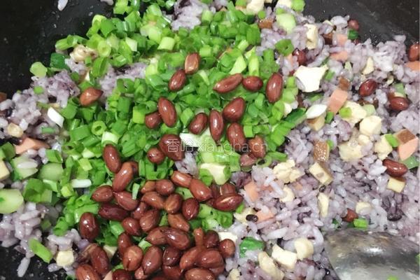 鸡肉丁炒米饭的做法图解6